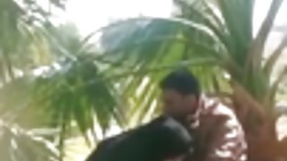 लहान मांजरीसह मधुर थाई कोंबडी सोम गरम रक्त असलेल्या मित्राने चोदले आहे