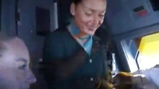 खोडकर थाई बेब एमी वाफेवर मांजर जोरात फेशियल करते